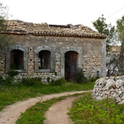 Is your Sicilian ancestral home in need of remodel or repair?